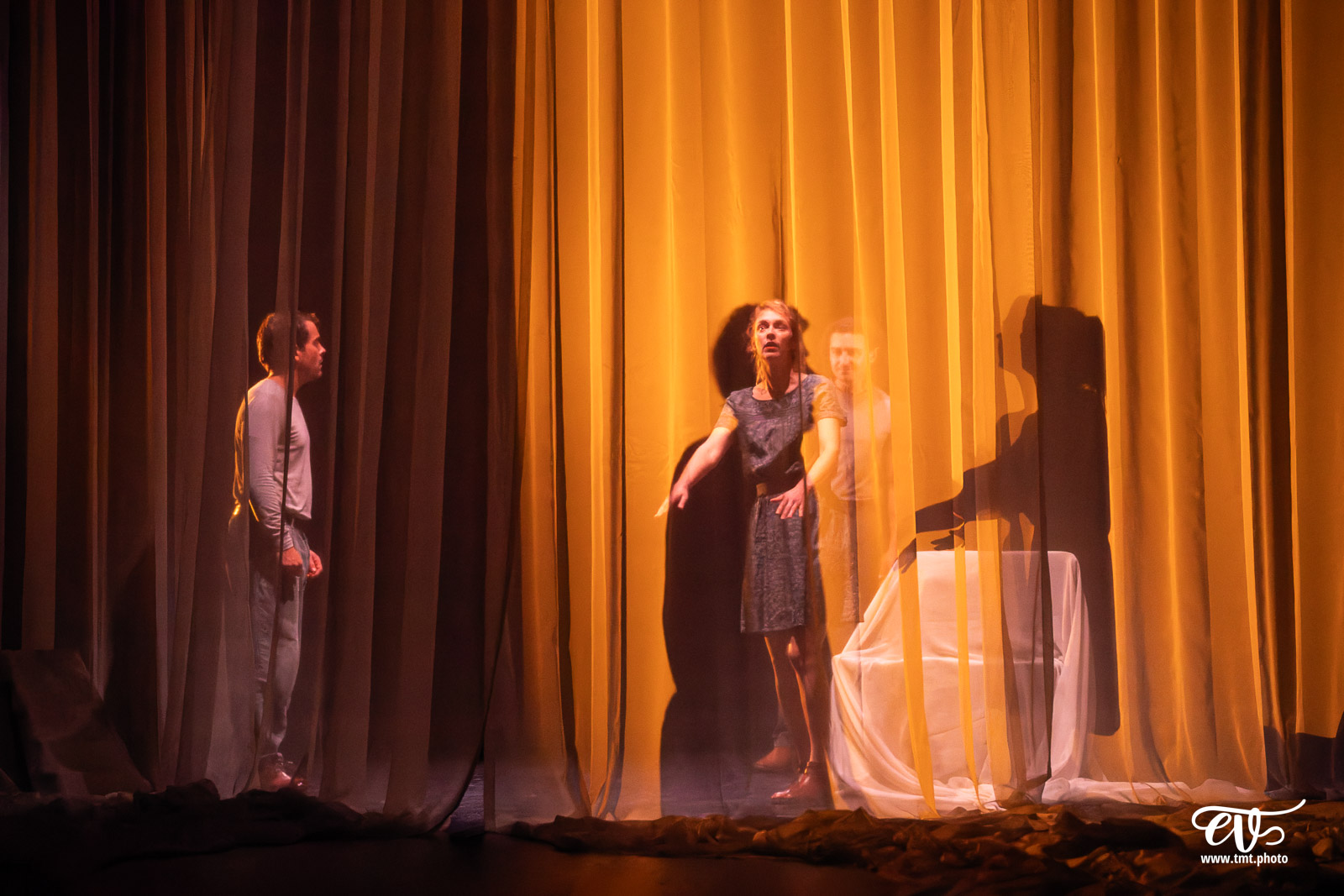 REVENIR (CIE LE TALON ROUGE)